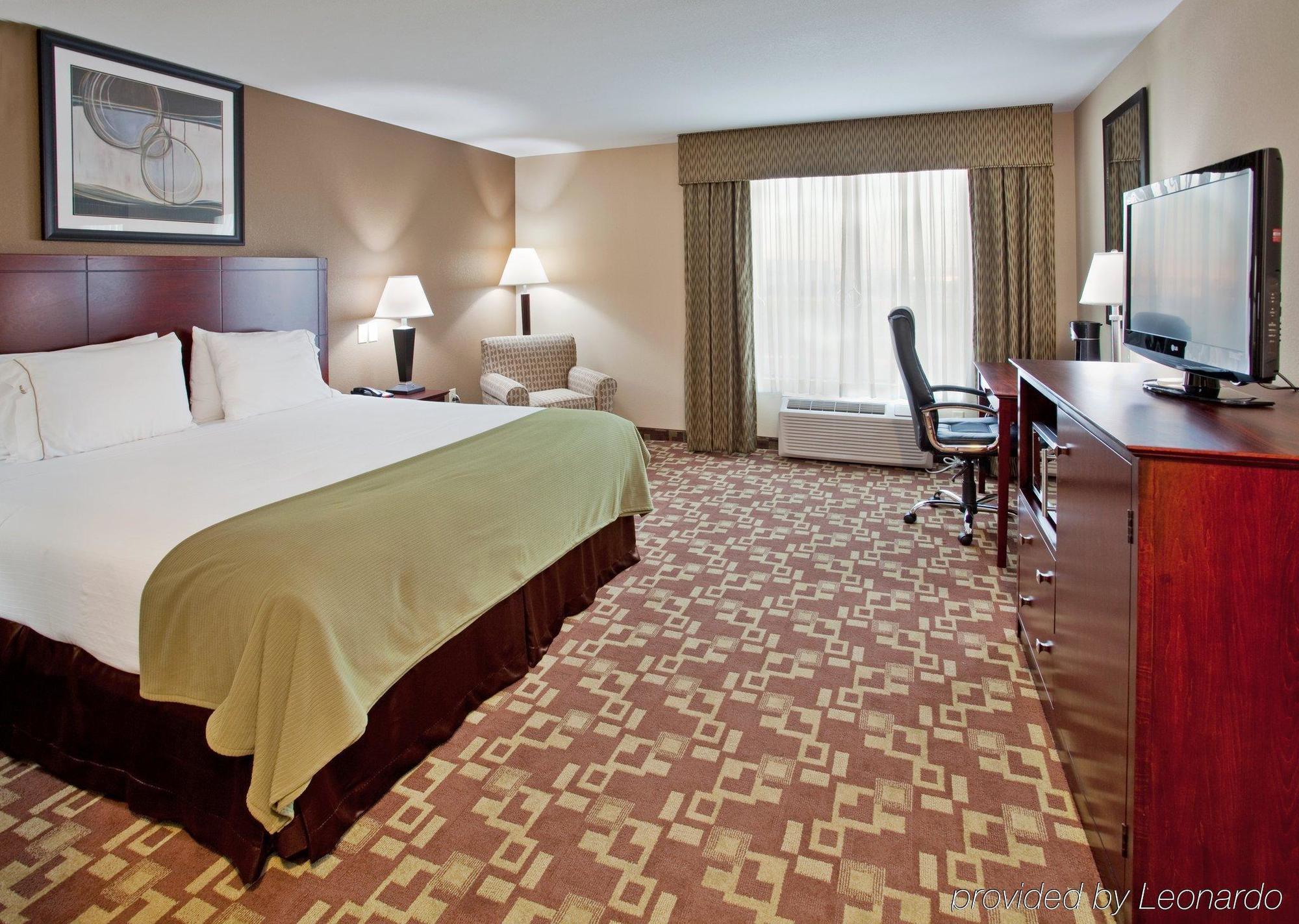 Holiday Inn Express Hotel & Suites St. Charles By Ihg Saint Charles Номер фото
